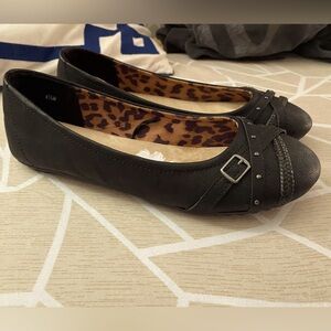 Size 8.5 Jellypop flats…never been worn